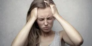 De ce ne doare capul, în situația în care creierul nu simte durere?