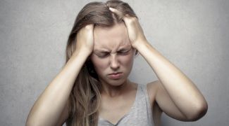 De ce ne doare capul, în situația în care creierul nu simte durere?