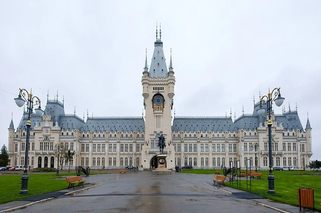 Ce se află sub Palatul Culturii din Iași?