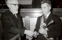 La ce vârstă a obținut Nicolae Ceaușescu diploma de Bacalaureat? Ce note a obținut?