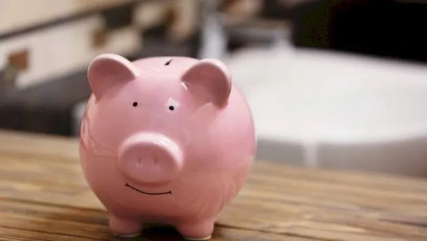 Cum să economisești 1.000 de lei pe lună fără prea mult efort. Câți bani strângi în 10 ani?