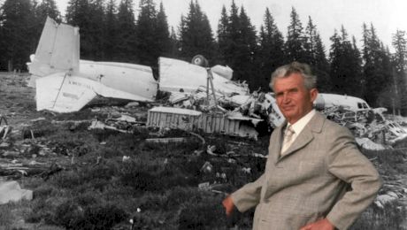 Cum a scăpat cu viață Ceaușescu, după ce s-a prăbușit cu avionul?