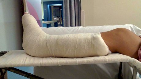 Cum este corect: gips sau ghips?