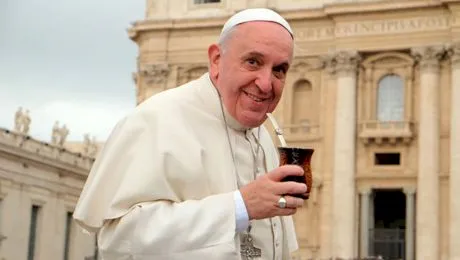 Are voie Papa să bea alcool?