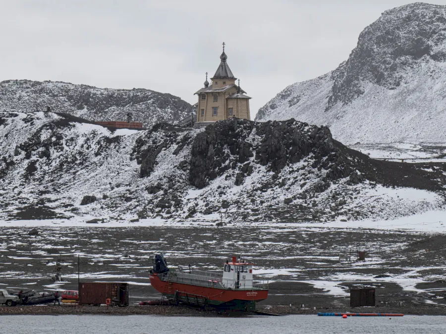 Biserica Sfanta Treime din Antarctica