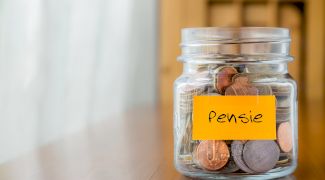Câți bani primește lunar un pensionar în România?