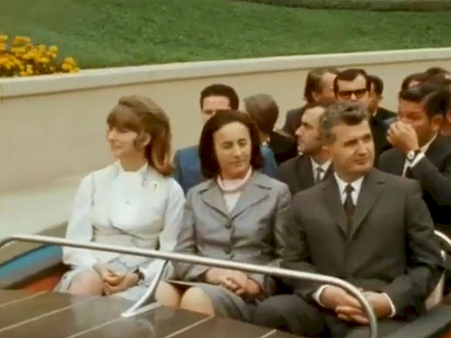 Nicolae Ceausescu la Disneyland