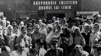 Cum îi ținea comunismul pe țărani la muncă? Ce au fost CAP-urile?