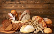 Care pâine este mai sănătoasă: cea proaspătă sau cea prăjită, dar mai veche?