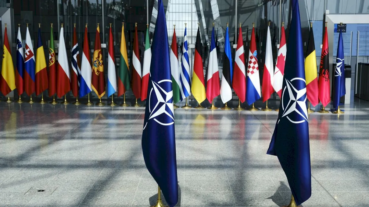 Cine a înființat NATO?