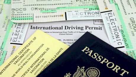 Care sunt persoanele selecte care pot călători fără documente?