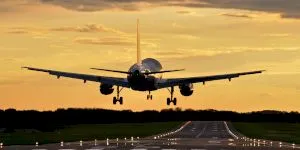 De ce avioanele nu pot sa aterizeze dacă au prea mult combustibil?