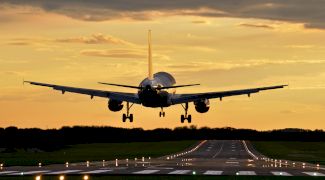 De ce avioanele nu pot sa aterizeze dacă au prea mult combustibil?