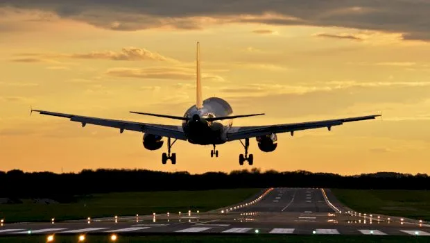 De ce avioanele nu pot sa aterizeze dacă au prea mult combustibil?