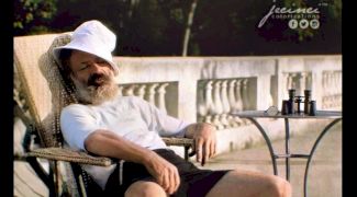 Povestea imaginii cu Constantin Brâncuși, la soare, tolănit pe un șezlong