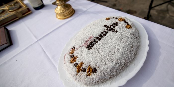 România, printre puținele țări cu tort mortuar. Care este istoria colivei?