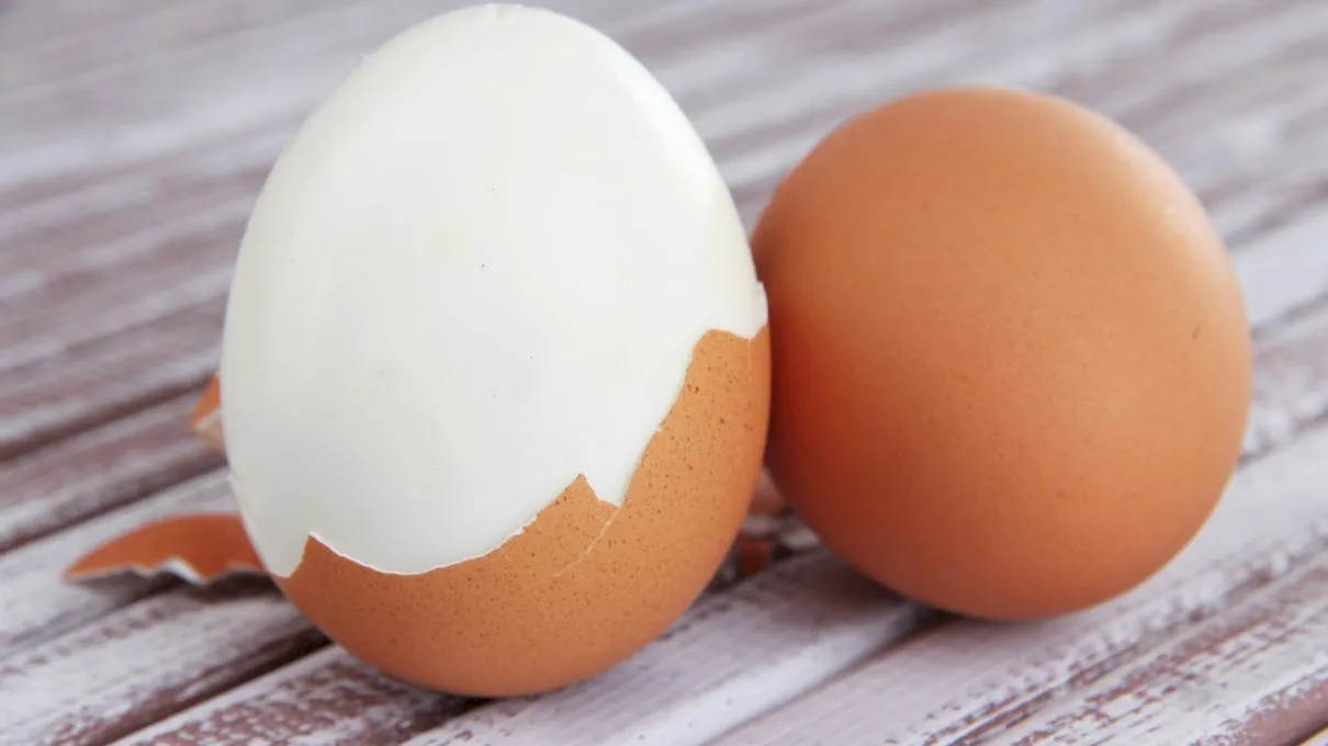 Cât timp pot sta ouăle fierte în frigider fără să se strice?