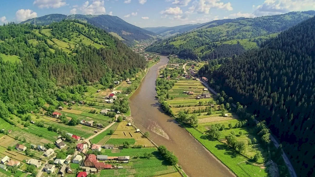 Care sunt cele mai amuzante nume de localități din România?