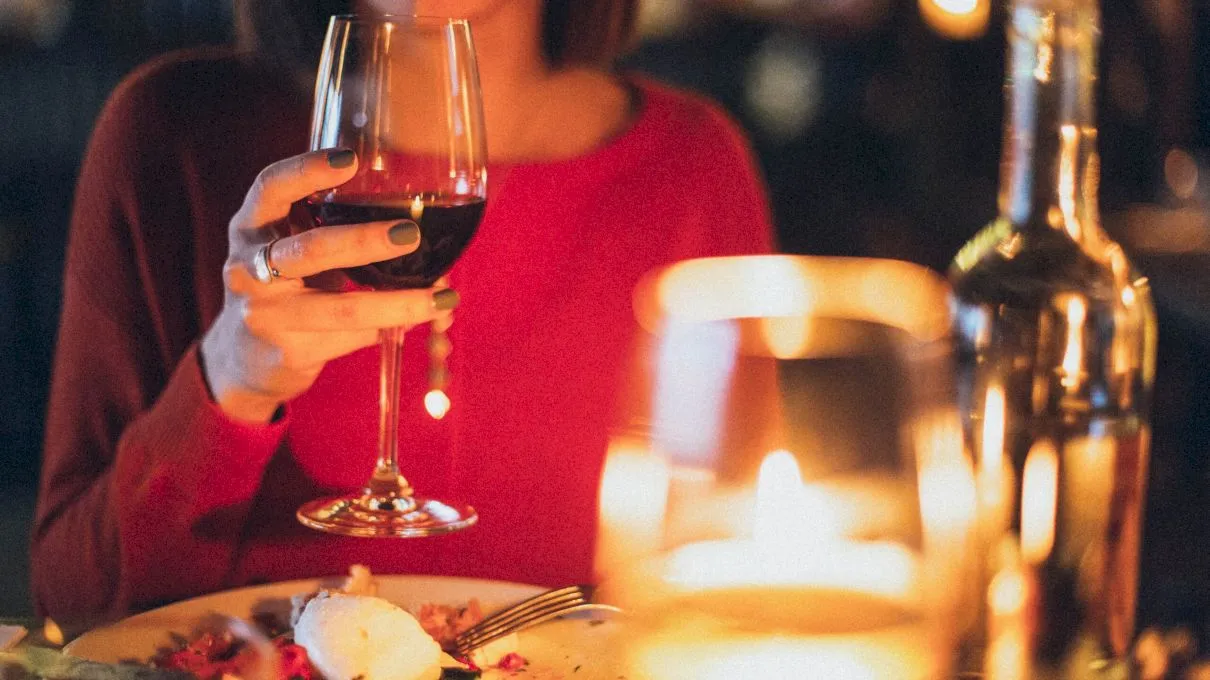 Ce cadou poți să-i dăruiești după o cină romantică?