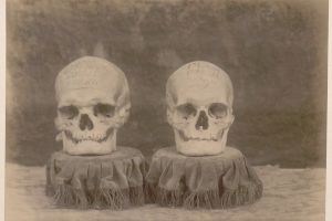 Craniile lui Mihai Viteazul și Radu cel Mare, fotografiate în 1893. Cum „s-a plimbat” craniul lui Mihai Viteazul prin… Rusia?