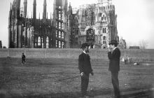 Cine a început construcția Sagradei Familia? Ce spunea Gaudi despre perioada îndelungată necesară finalizării proiectului?