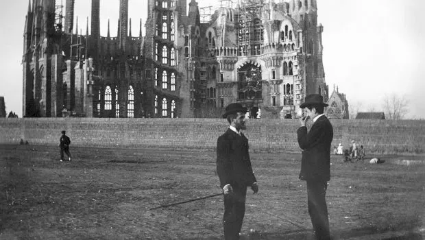 Cine a început construcția Sagradei Familia? Ce spunea Gaudi despre perioada îndelungată necesară finalizării proiectului?