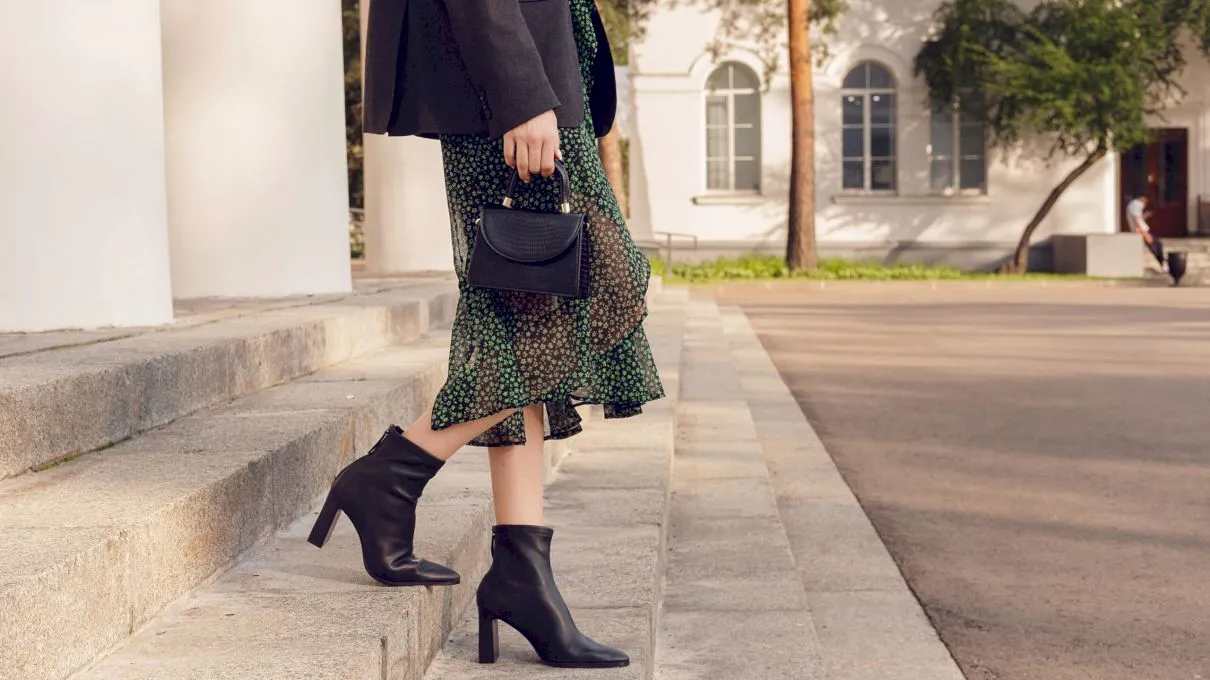 Guess genți de mână – alege cel mai bun model mini