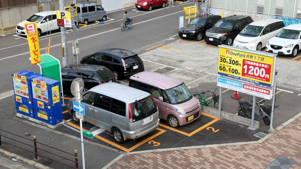 Mit sau realitate: în Japonia, angajatul care ajunge primul parchează pe locul cel mai îndepărtat de intrare