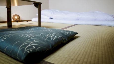 De ce unii dintre japonezi dorm pe jos?