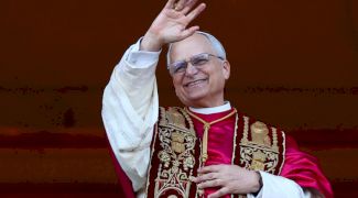 Cine este Robert Francis Prevost, primul papă american din istorie? Și-a ales numele Papa Leon al XIV-lea!