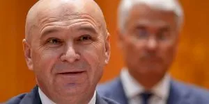 Cum ar arăta Bolojan pensat?