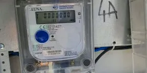 De la 1 iulie se scumpesc facturile la curent. Unde vei găsi cel mai bun preț?