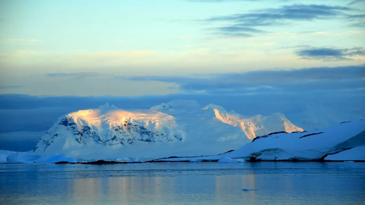 Fabulos! De unde vine denumirile Arctic și Antarctica?