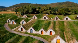 Tokaj a fost desemnată recent printre primele 10 Regiuni Viticole din Europa pentru 2025