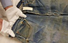 Cei mai vechi blugi intacți au aproape 150 de ani și au fost descoperiți într-o mină din Nevada