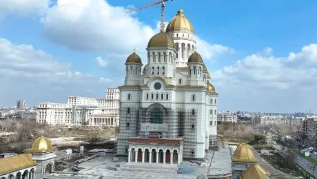 Pe ce loc în lume se află Catedrala Mântuirii Neamului ca mărime? Cine conduce topul?