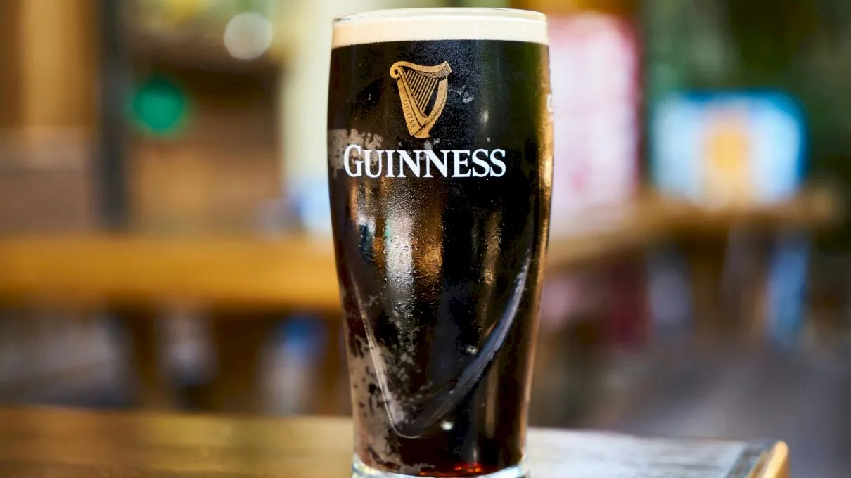 De ce berea Guinness nu este atât de acidulată? Ce rol are bila din cutie?