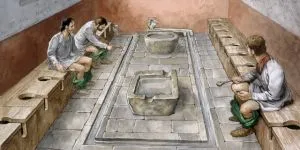 De ce romanii obișnuiau să meargă la toaletă câte doi?