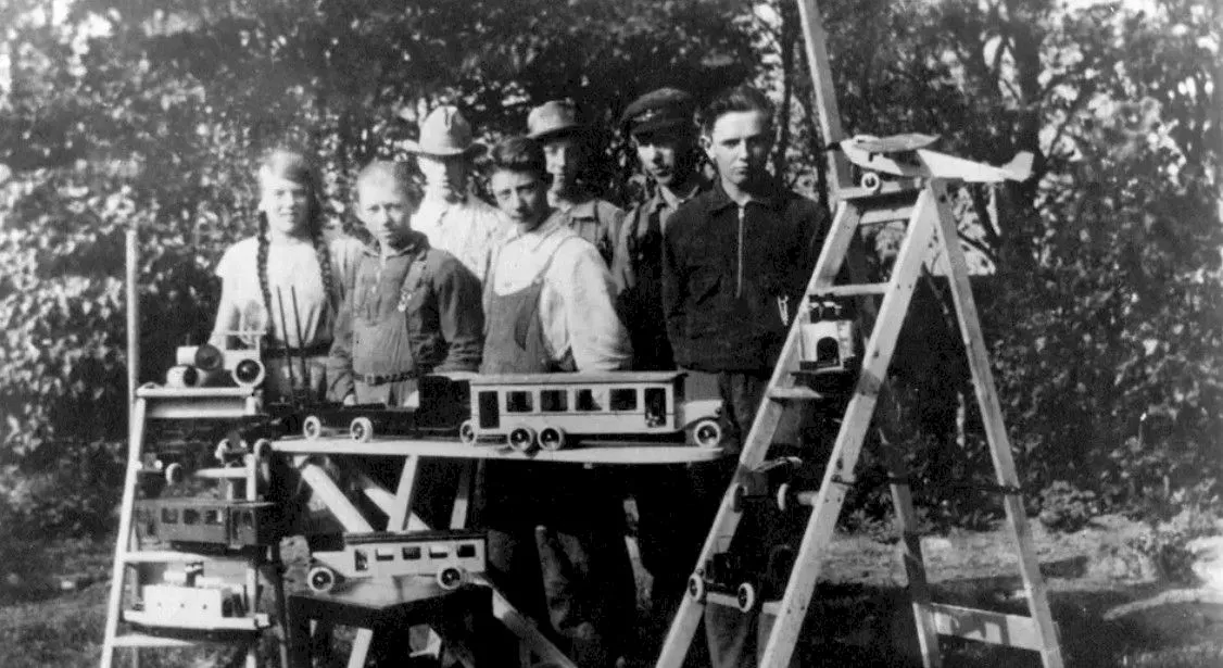 Cum au fost inventate jucăriile LEGO de un tâmplar care a rămas fără clienți. Ce înseamnă „Lego” în limba daneză?