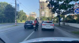 Se poate și în România! Ce a făcut o femeie căreia nu i s-a acordat prioritatea pe trecerea de pietoni? Ce a pățit șoferul?