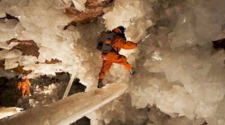 Care este cea mai mică viteză de creștere de pe Terra? Cristalele gigantice cresc 0.00044 mm pe an