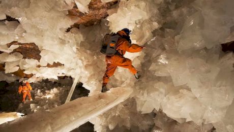 Care este cea mai mică viteză de creștere de pe Terra? Cristalele gigantice cresc 0.00044 mm pe an