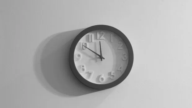 „Regula de 2 minute” și cum să scapi de amânare: Metoda simplă pentru eficiență fără efort masiv