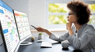 Digital Tools Professionals Use To Work Smarter