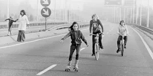 Cum a interzis Olanda circulația mașinilor în fiecare zi de Duminică din anul 1973?