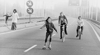 Cum a interzis Olanda circulația mașinilor în fiecare zi de Duminică din anul 1973?