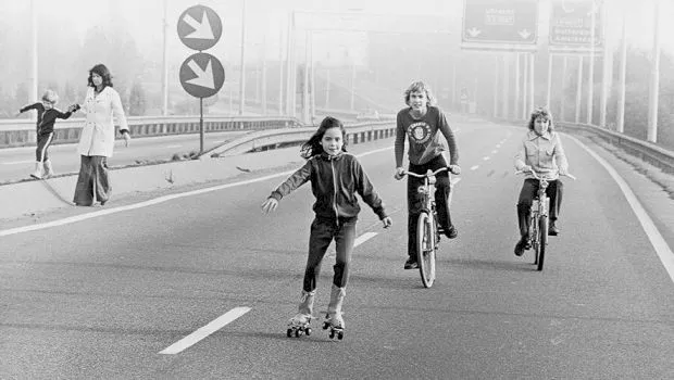 Cum a interzis Olanda circulația mașinilor în fiecare zi de Duminică din anul 1973?