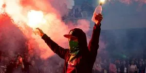 Cum a apărut cocktailul Molotov și de ce se numește astfel?