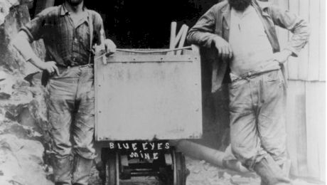 De unde vine denumirea culorii Denim, când facem referire la blugi? Cine au fost „Părinții” jeanșilor moderni?