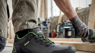 Picioare obosite la final de zi? Schimbă pantofii de muncă